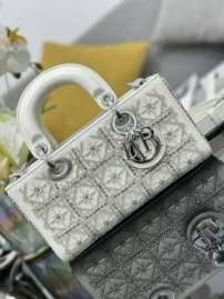 Picture of Dior Handbags _SKUfw239317411fw